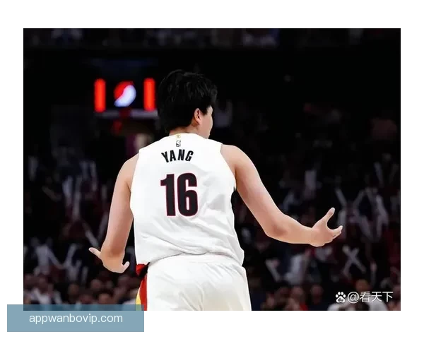 12.6秒逆转制胜杨瀚森含泪微笑拼搏精神感动全场手臂血痕依旧灿烂笑容显英雄气概