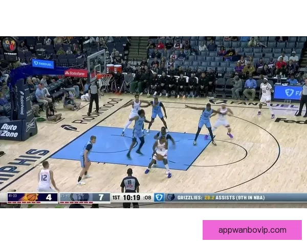 布克砍下36分引领太阳客场战胜灰熊 杰伦格林贡献21分6篮板吉莱斯皮双十