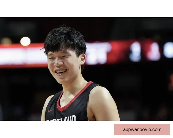 12.6秒逆转制胜杨瀚森含泪微笑拼搏精神感动全场手臂血痕依旧灿烂笑容显英雄气概